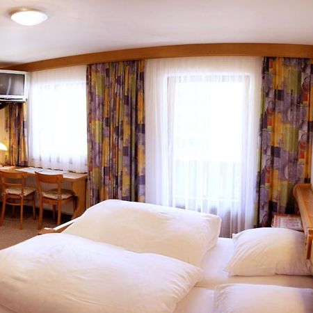 Laerchenhof Hotel Лойташ Екстериор снимка